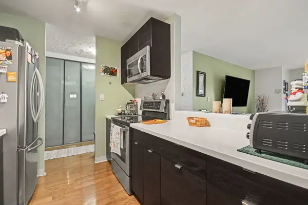 120 Lakeview DR #519, Bloomingdale, IL 60108