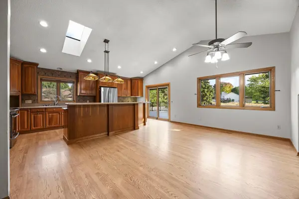 1762 Drake DR, Eagan, MN 55122