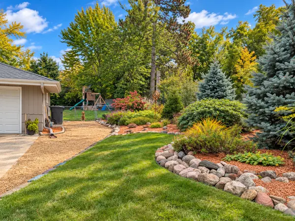 14913 Sharon LN, Burnsville, MN 55306