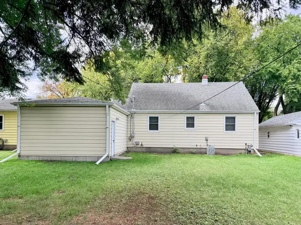 1114 10 1/2 ST N, Moorhead, MN 56560