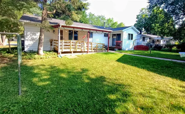 135 ROBERT ST, Clintonville, WI 54929