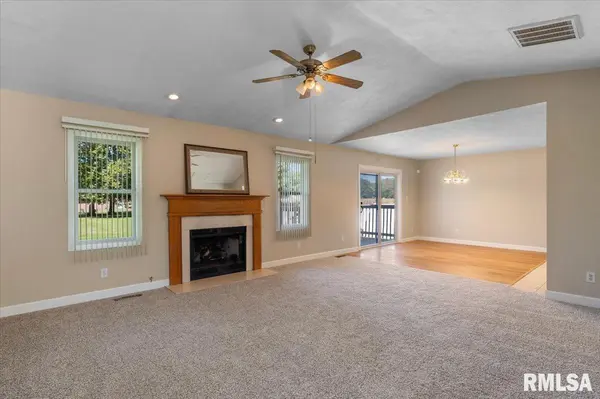 4237 CLEARWATER LN, Springfield, IL 62703