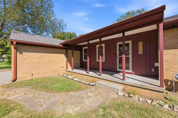 1236 N Gow Ave, Wichita, KS 67203