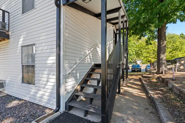 1015 E Walnut ST, Springfield, MO 65806