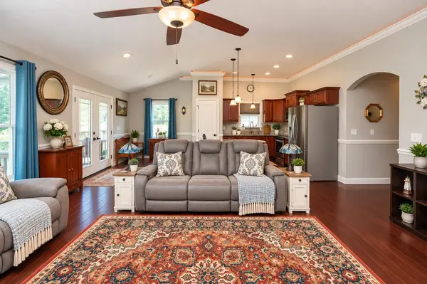 562 Ridgeville Crossing DR, Inman, SC 29349