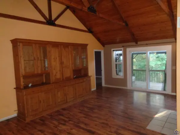 8885 Park DR, Ozawkie, KS 66070