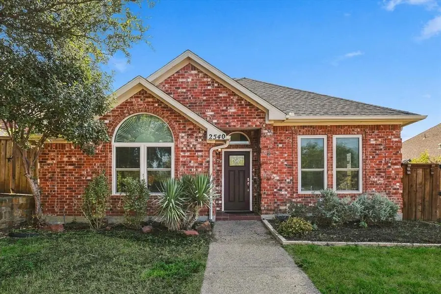 2540 Plumdale Drive, Carrollton, TX 75006