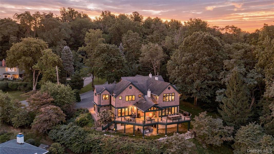 24 Country Club LN, Briarcliff Manor, NY 10510