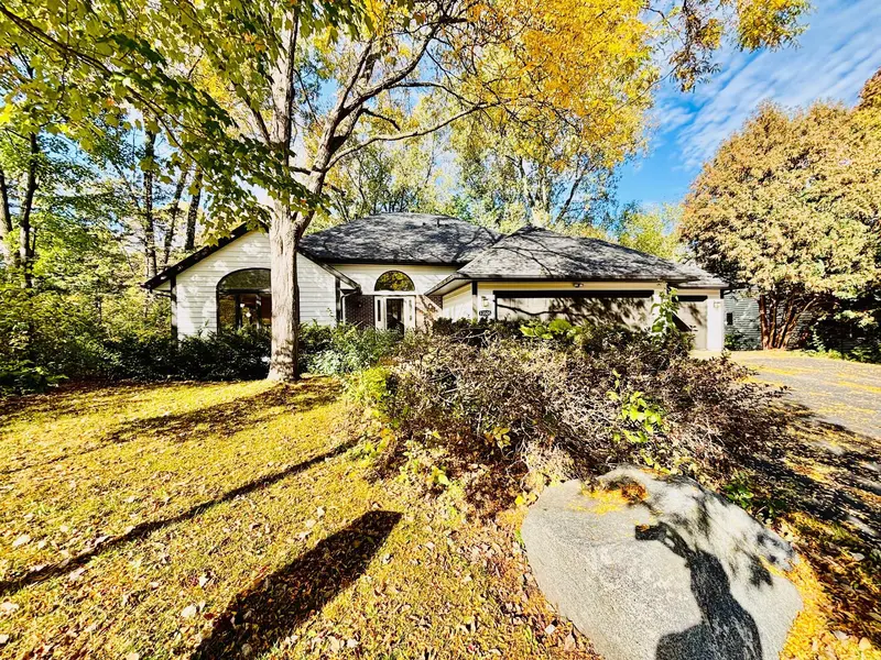 13505 Elkwood DR, Apple Valley, MN 55124