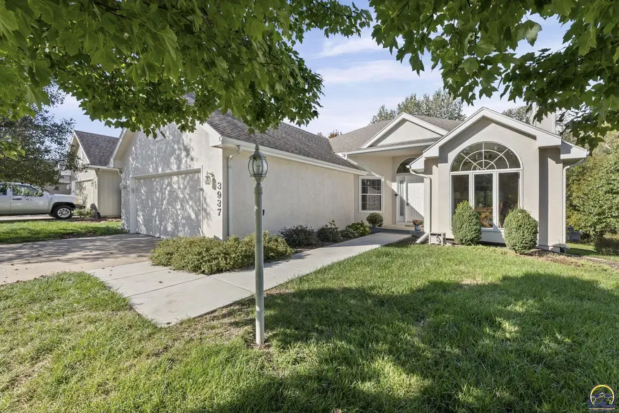 3937 SW Stonybrook DR, Topeka, KS 66610