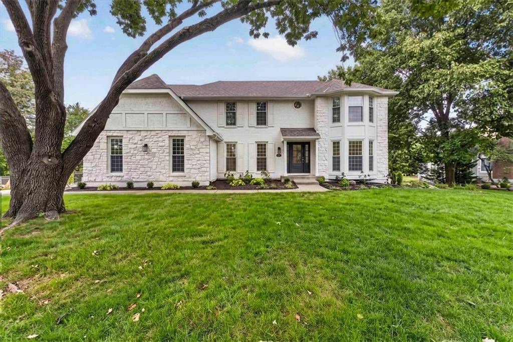 3688 W 127th PL, Leawood, KS 66209