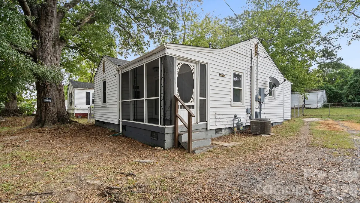 1409 Essex ST, Gastonia, NC 28052
