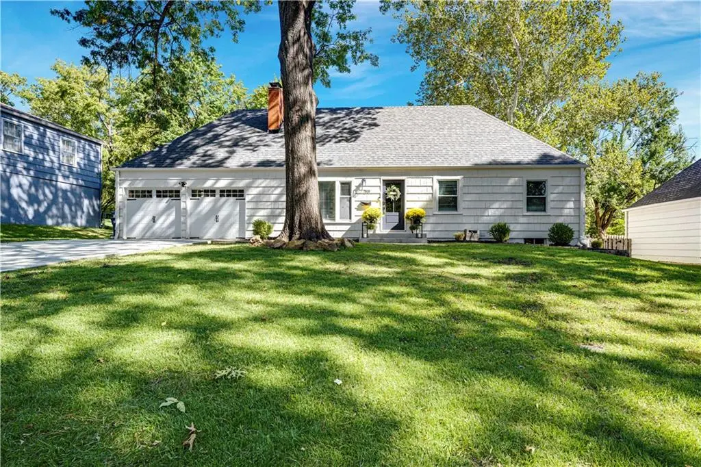 7531 Fairway ST, Prairie Village, KS 66208