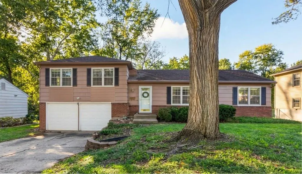 10130 Horton ST, Overland Park, KS 66207
