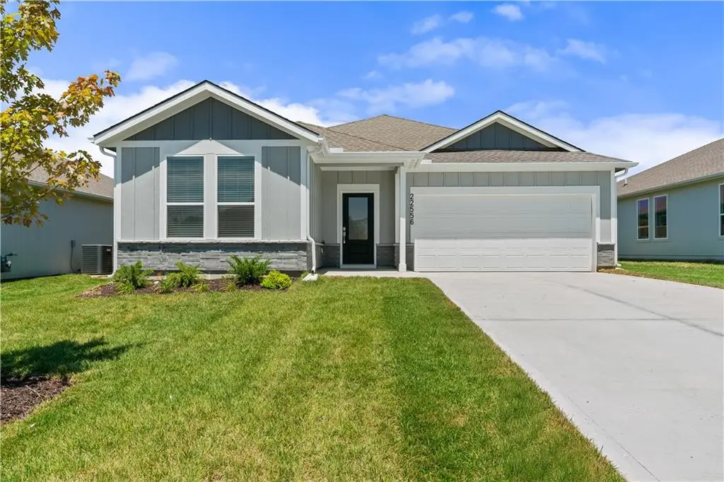 21300 Cleveland ST, Spring Hill, KS 66083