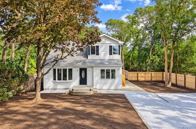 34 Pinelawn AVE, Shirley, NY 11967