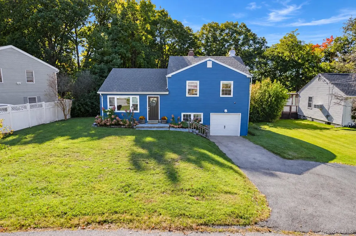 3 Liss RD, Wappingers Falls, NY 12590