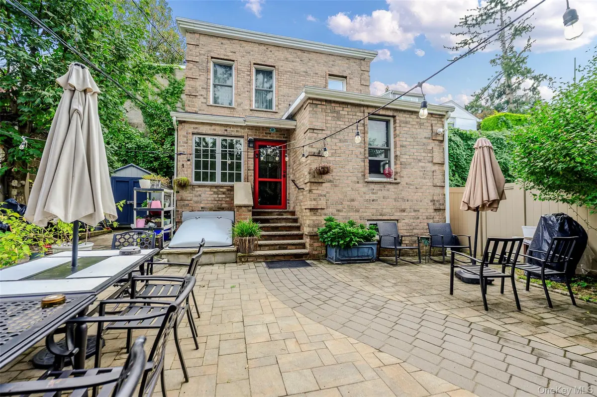 48 Clarendon AVE, Yonkers, NY 10701