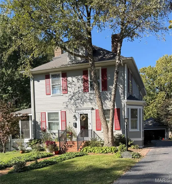 537 N Clay AVE, Kirkwood, MO 63122