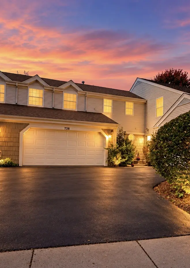 728 Village CIR, Marengo, IL 60152