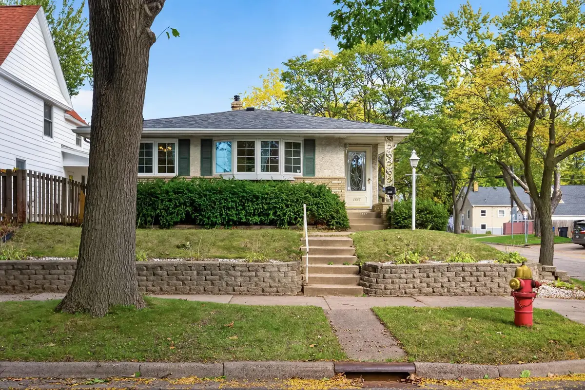 1837 Hawthorne AVE E, Saint Paul, MN 55119