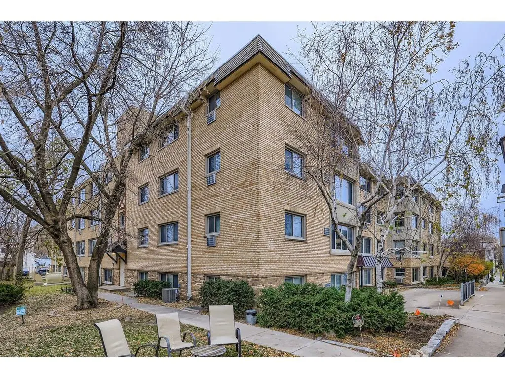 2727 W 43rd ST #402, Minneapolis, MN 55410