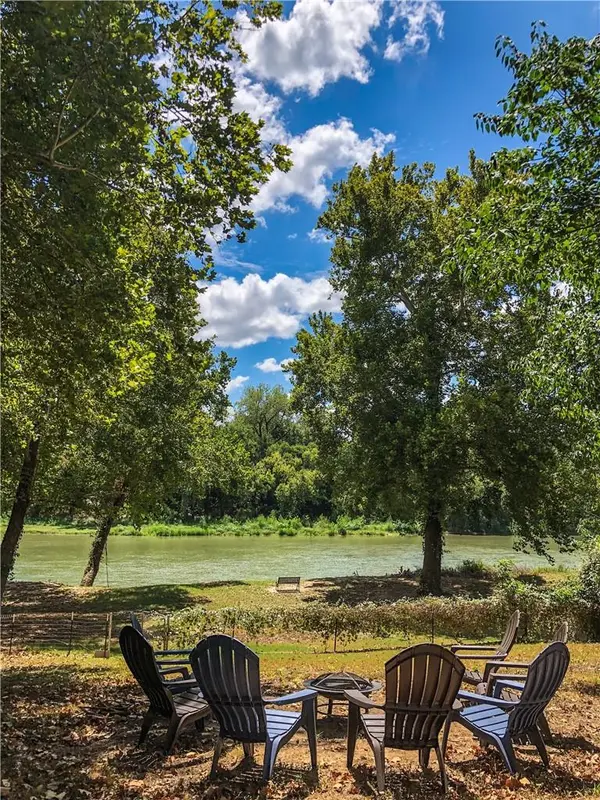 329 Riverwood DR, Bastrop, TX 78602