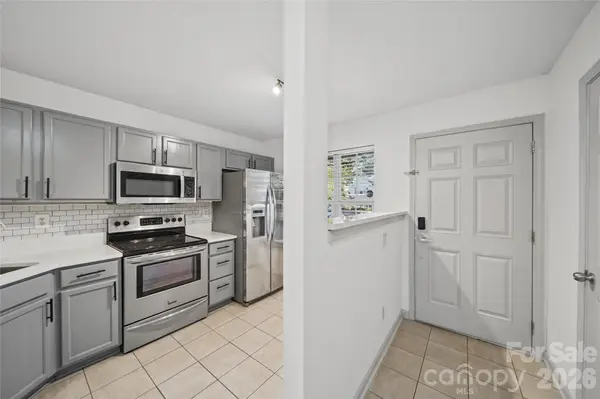 144 Mangum CIR, Mooresville, NC 28117
