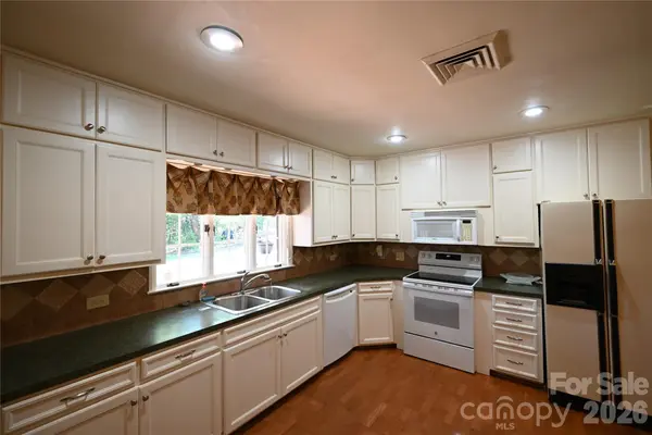 1308 Laurel ST NE, Valdese, NC 28690