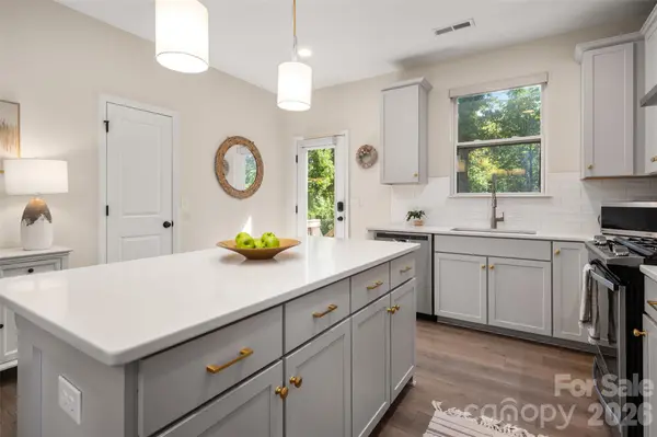 3200 Cosby PL, Charlotte, NC 28205