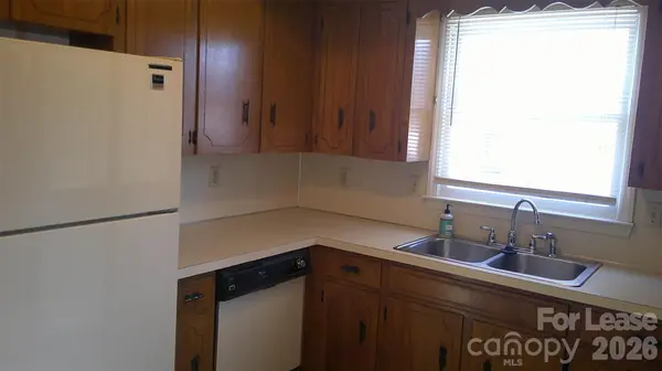 114 5th AVE NE #B, Conover, NC 28613