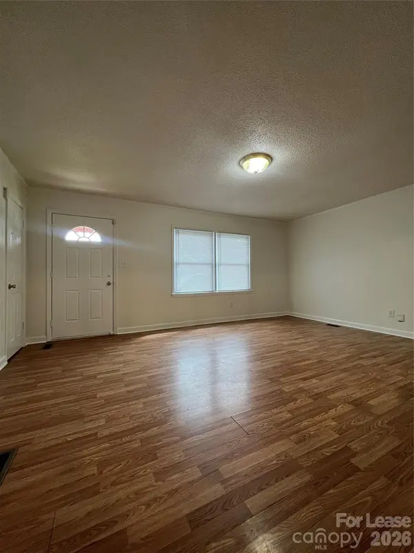 305 Briarwood CIR, Dallas, NC 28034