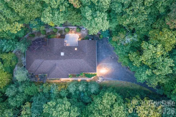 560 Greystone DR, Boone, NC 28607