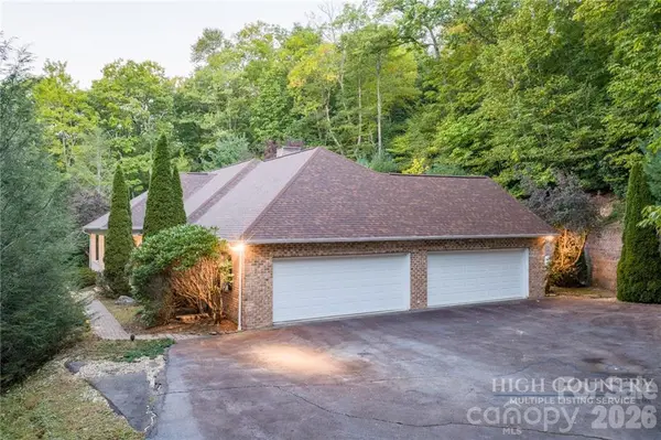 560 Greystone DR, Boone, NC 28607