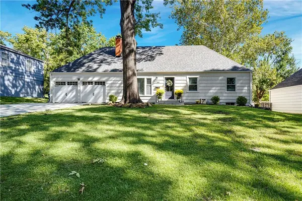7531 Fairway ST, Prairie Village, KS 66208