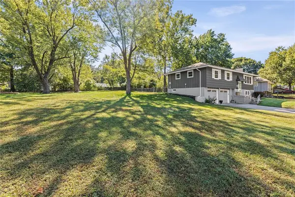 9405 E 84th ST, Raytown, MO 64138