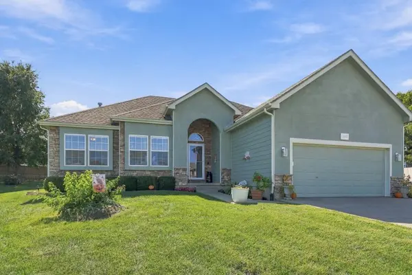 16911 Tucker CT, Basehor, KS 66007