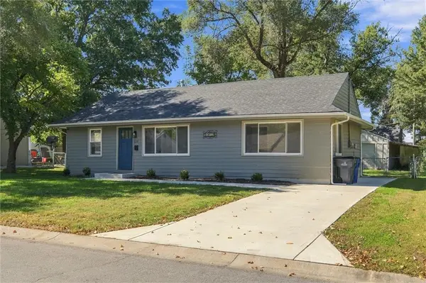 1017 S Brockway ST, Olathe, KS 66061