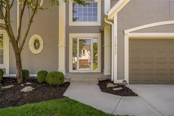 11923 W 131ST TER, Overland Park, KS 66213