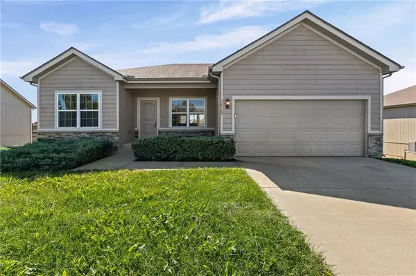 26169 W 141st TER, Olathe, KS 66061