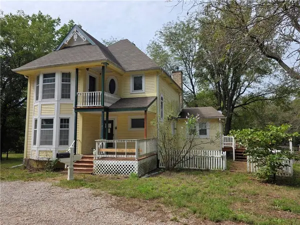 16840 W 287th ST, Paola, KS 66071