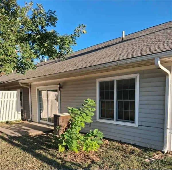 115, 117, 119, 121 W Wilson ST, Thayer, KS 66776