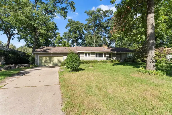 19065 Oakmont North DR, South Bend, IN 46637-3523