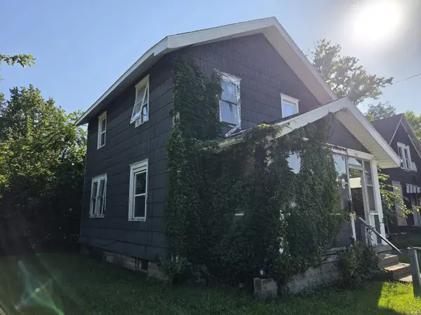 1212 California AVE, South Bend, IN 46628-2702