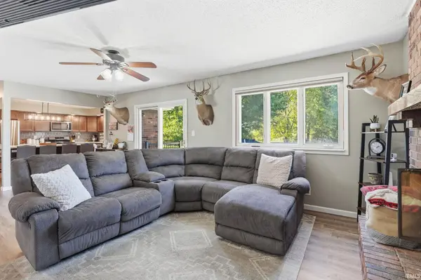 450 Woodland TRL, Argos, IN 46501