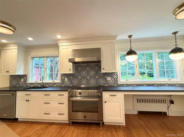 2 Saint Marks, Cold Spring Harbor, NY 11724