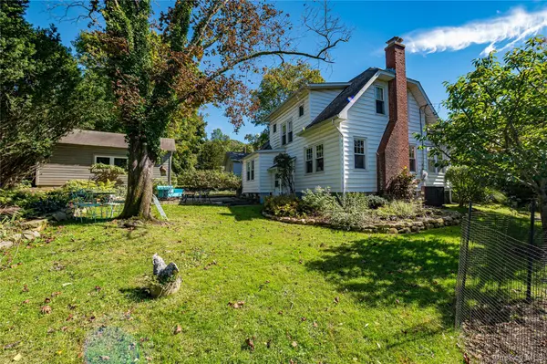 201 Maiden LN, Port Jefferson, NY 11777