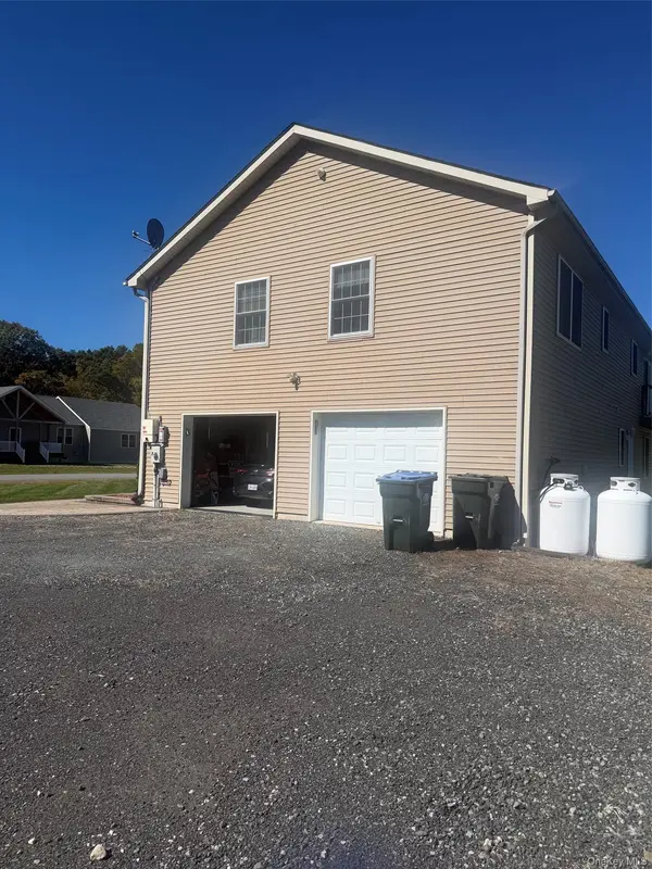 44 Beverly RD, Middletown, NY 10940