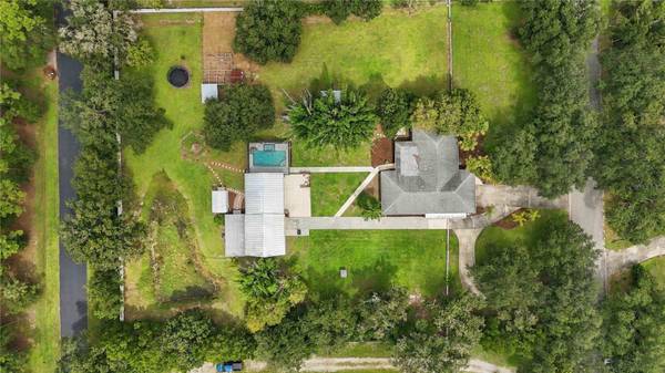 7402 CASTLE DR, Sarasota, FL 34240
