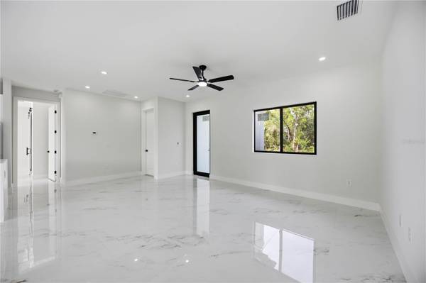 553 LOMOND DR, Port Charlotte, FL 33953